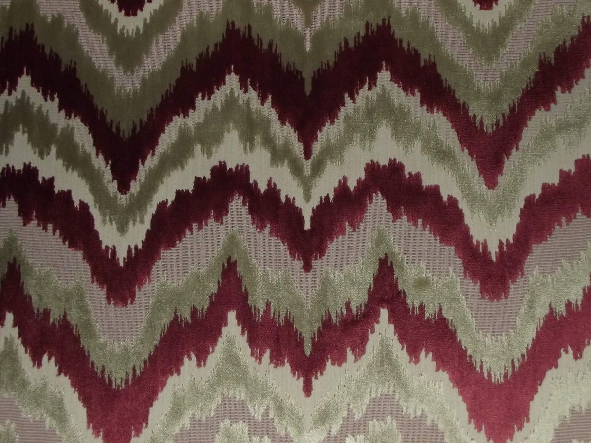 Eleganza Flamestitch Cranberry / SR17323