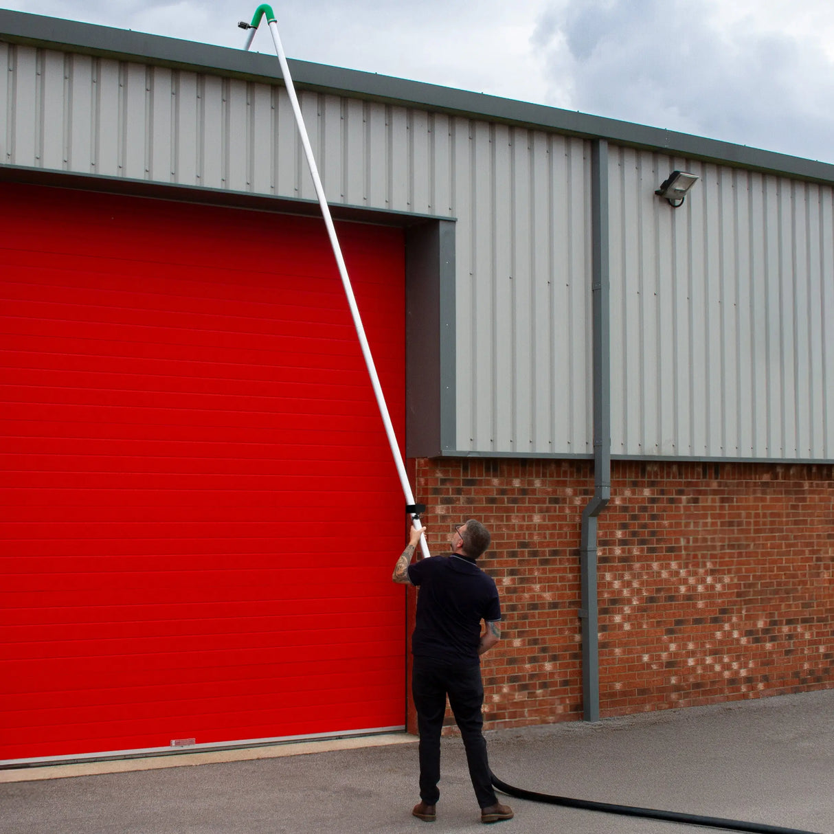 30L Wet & Dry Vacuum, Gutter Vacuum Poles & Camera