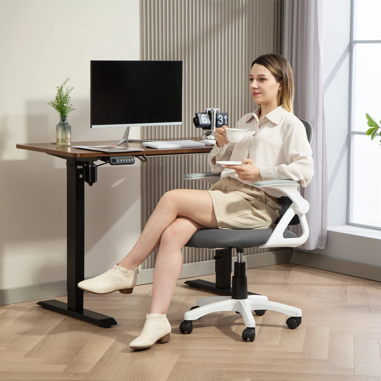 HOMCOM Breathable Mesh Office Chair, Ergonomic Swivel Computer Chair with Flip-up Armrests, Lumbar Back Support for Home/Office, Grey