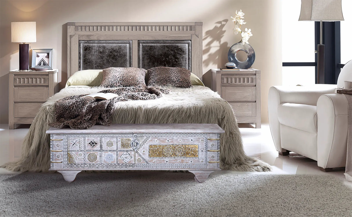 Giner and Colomer - Mango Wood Chest With Bronze Details & Top Opening