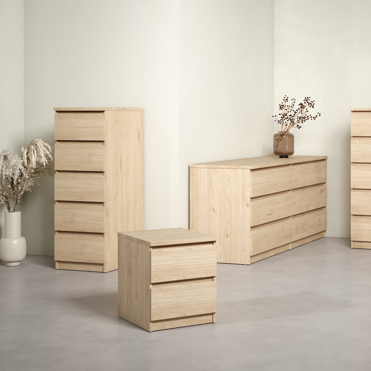 Naia Narrow Chest of 5 Drawers in Jackson Hickory Oak