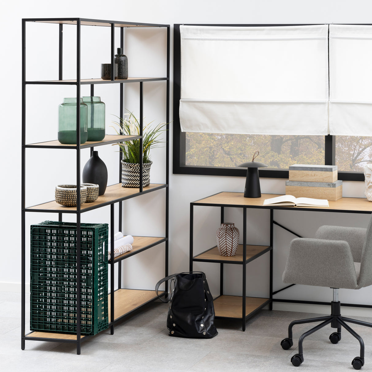 Seaford Bookcase with 1 Drawer and 5 Shelves in Black and Oak