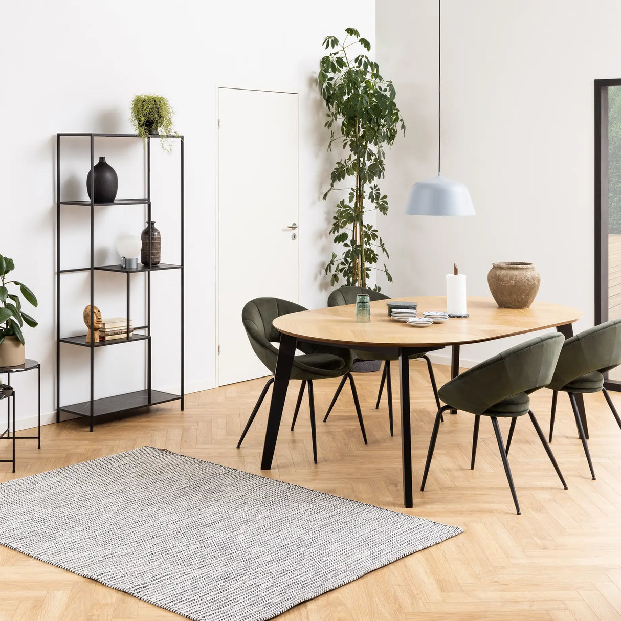Georgetown Round Dining Table in Oak and Black
