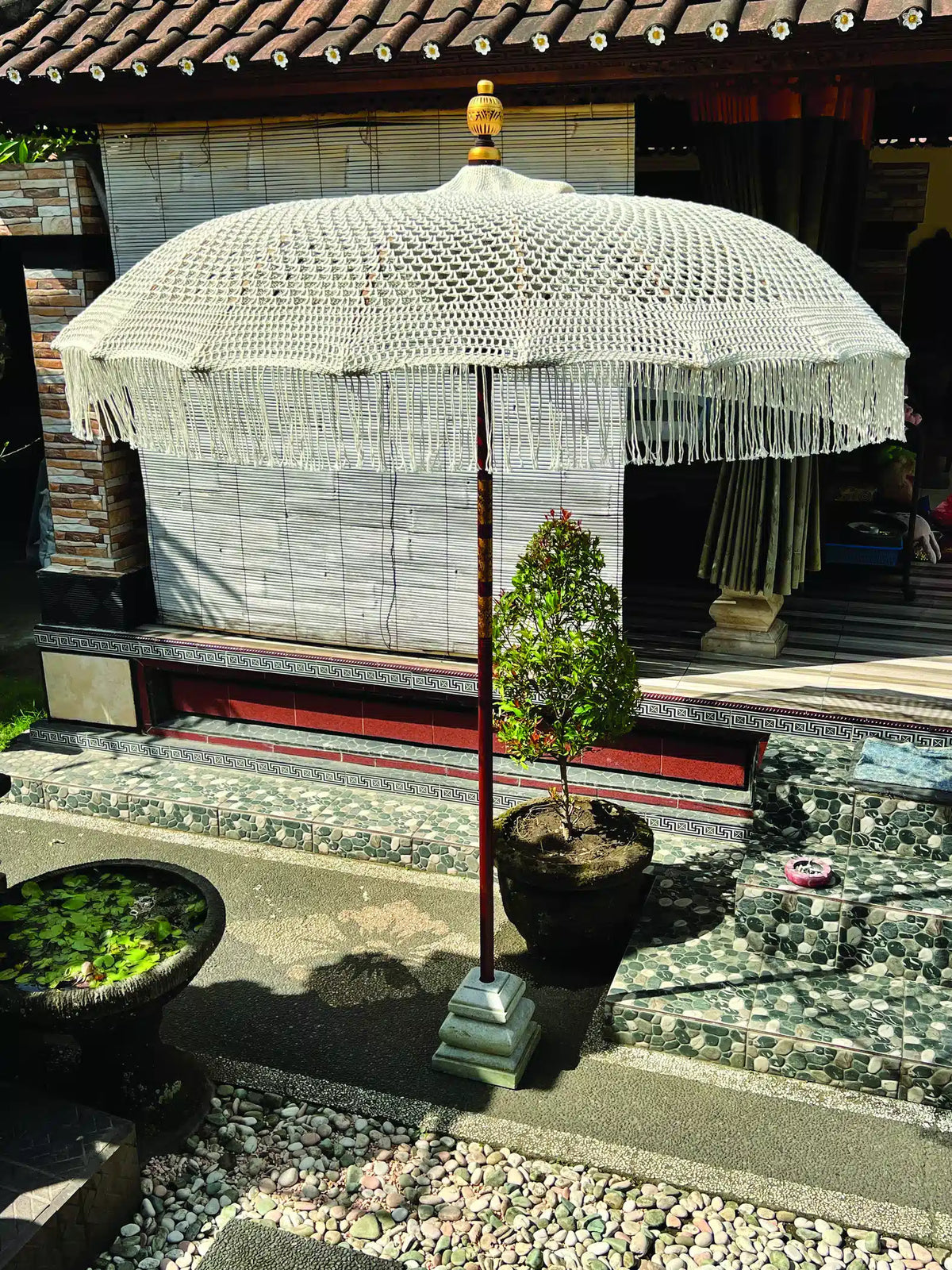 Bali Sun Parasol White Macrame 2m (With Screw Pole Fitting)