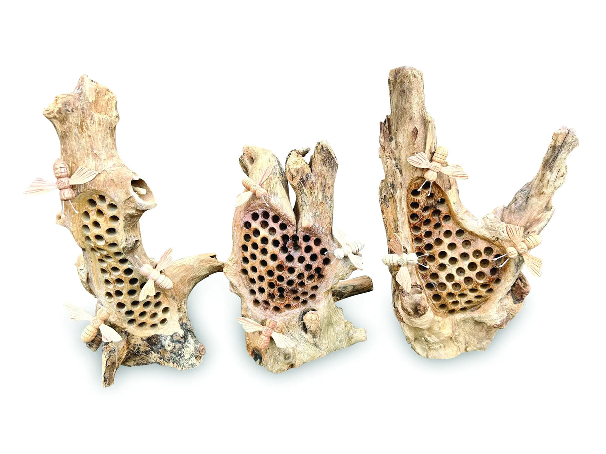 25CM BEE HIVE SCULPTURE WITH 3 BEES