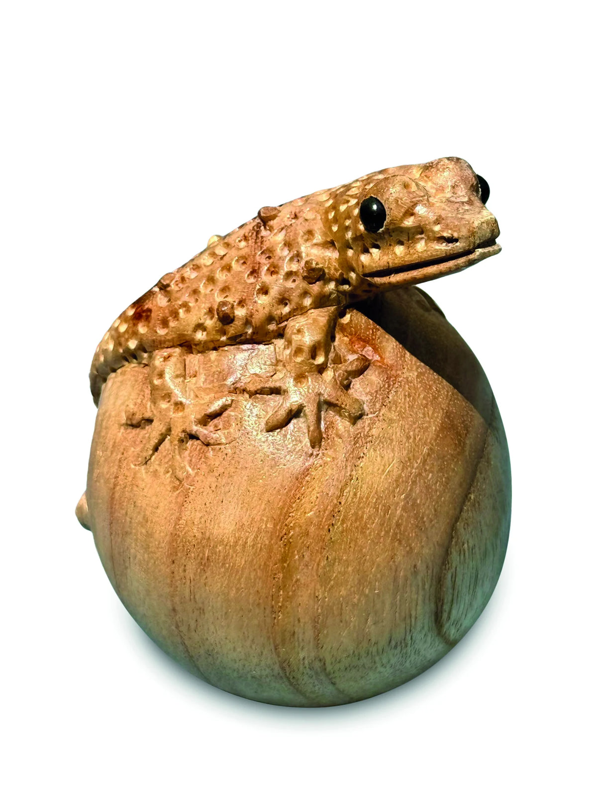 HANDCARVED GECKO ON EGG SMALL 10 CM