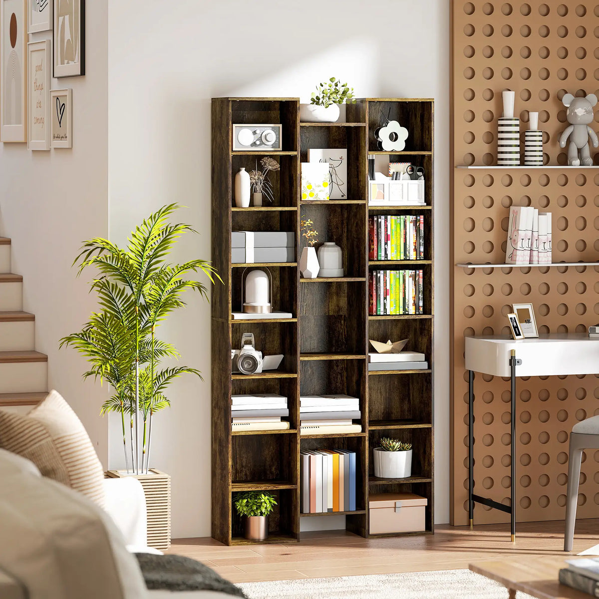 HOMCOM 21-Compartment Bookshelf - Brown