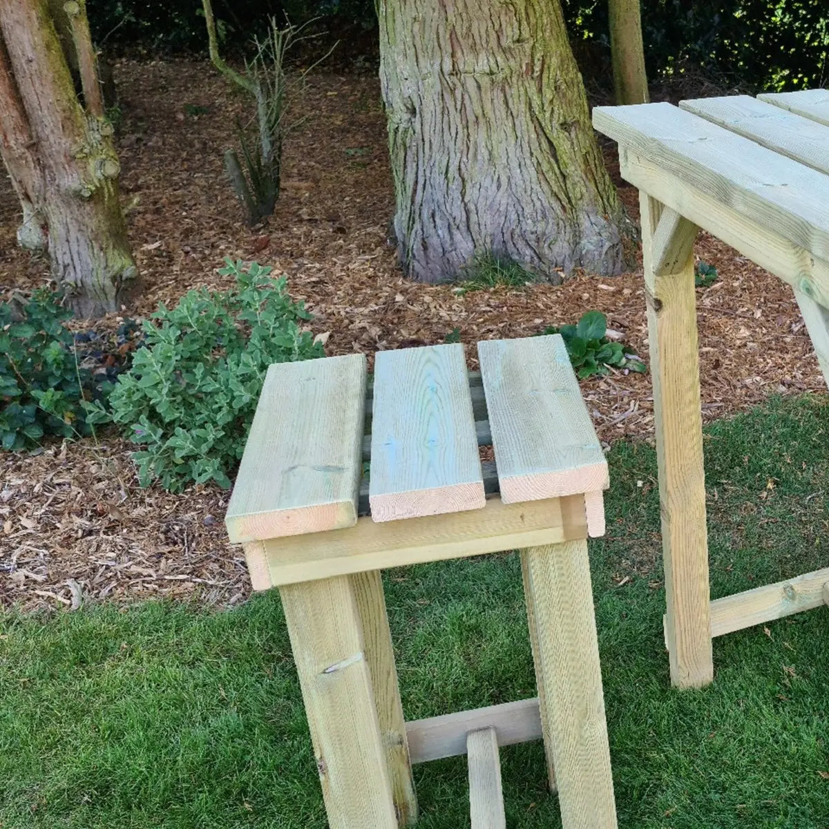 BAR STOOL