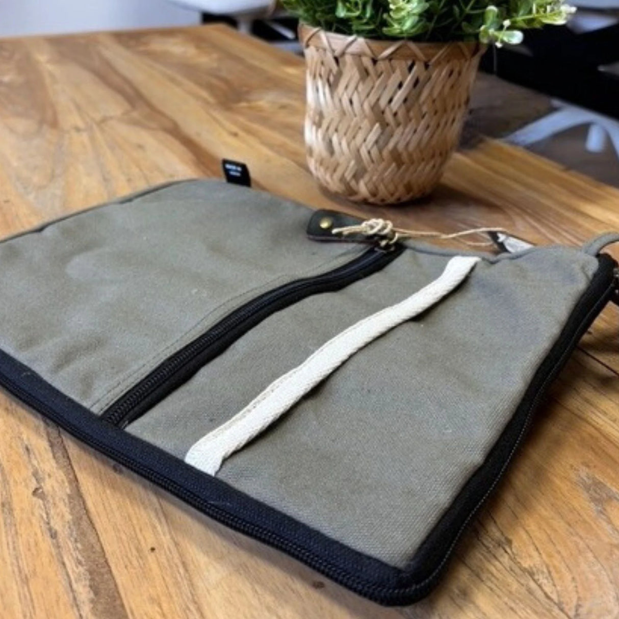 Canvas Large Laptop Pouch - Olive