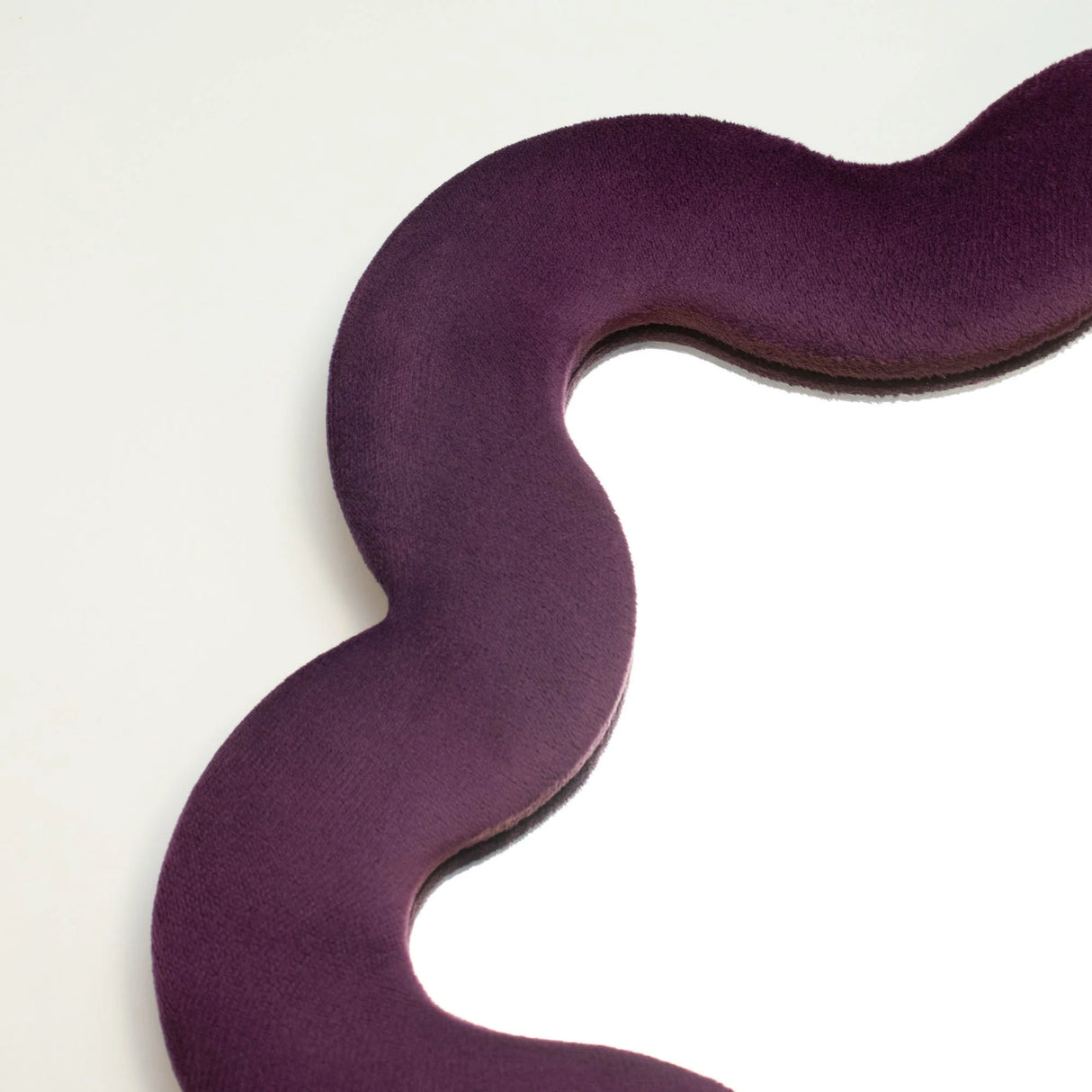 Soft Squiggly Mirror Star Mauve (33x31x2.3cm)