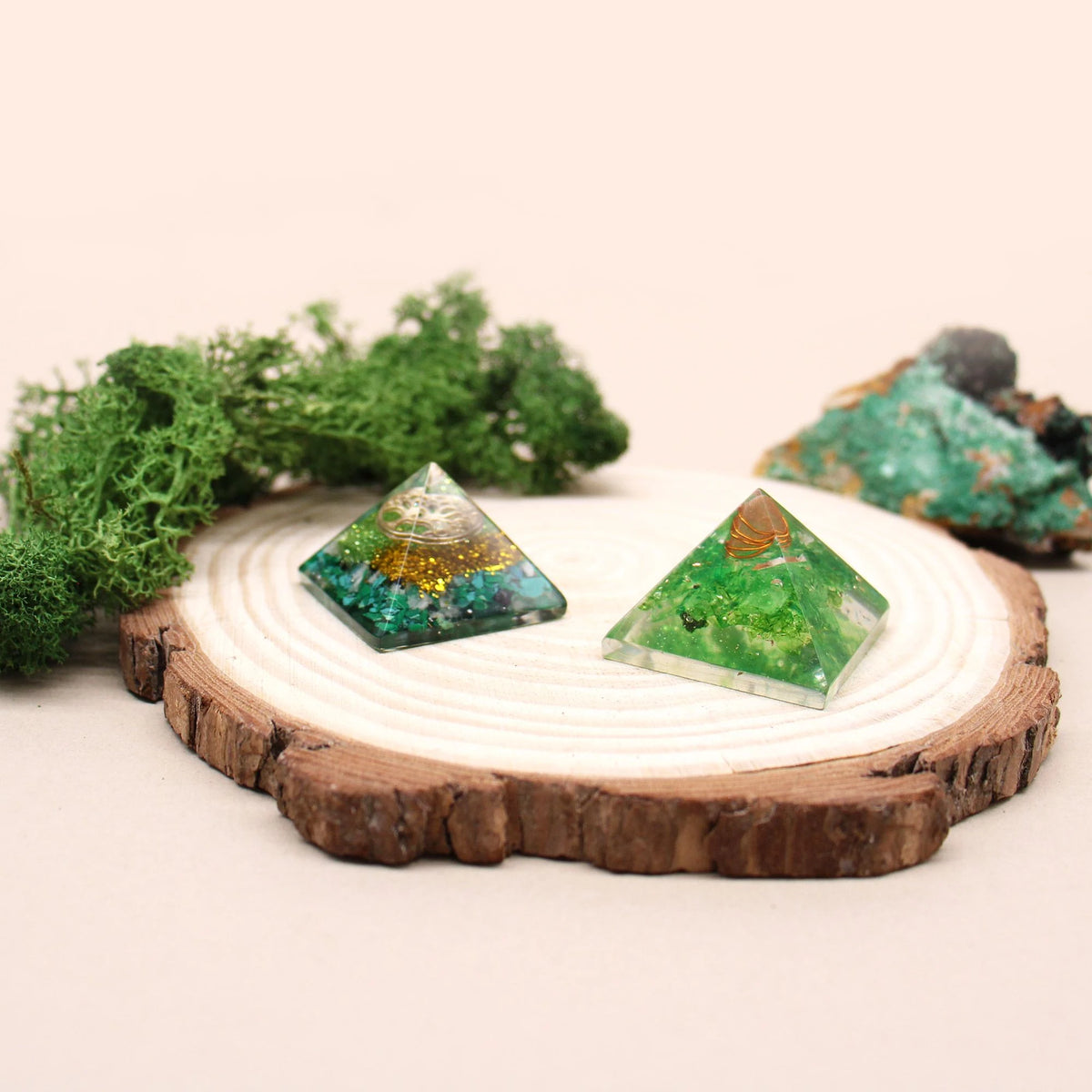 Sm Orgonite Pyramid 25mm Gemchips and Copper (assorted colours/designs)