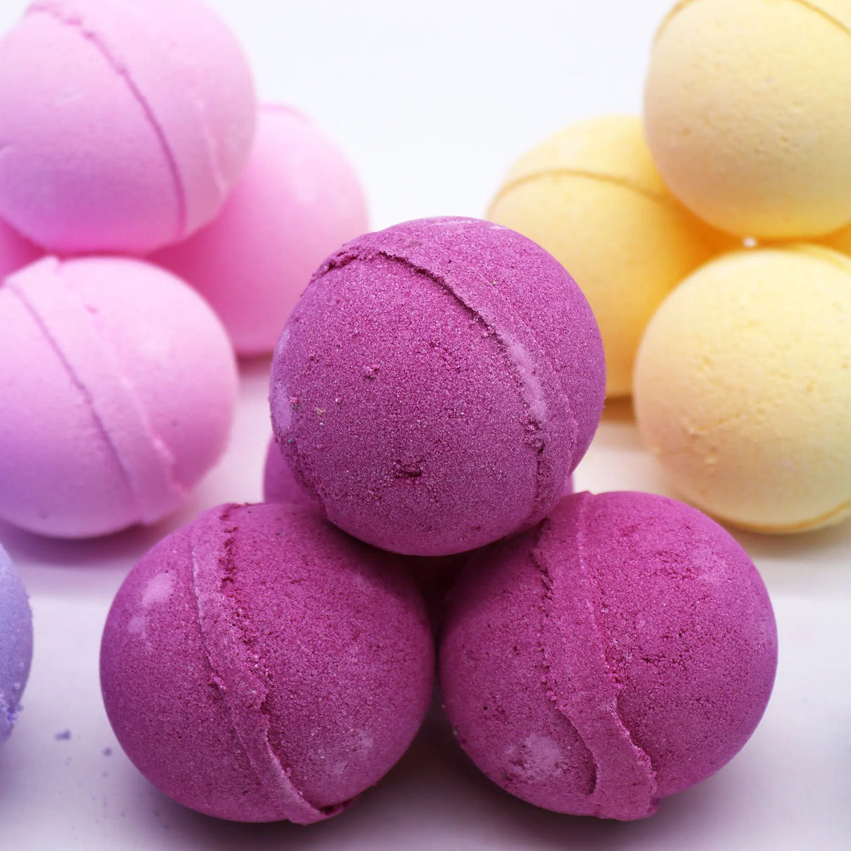 Essential Oil Bath Bomb - Ylang Ylang & Ginger