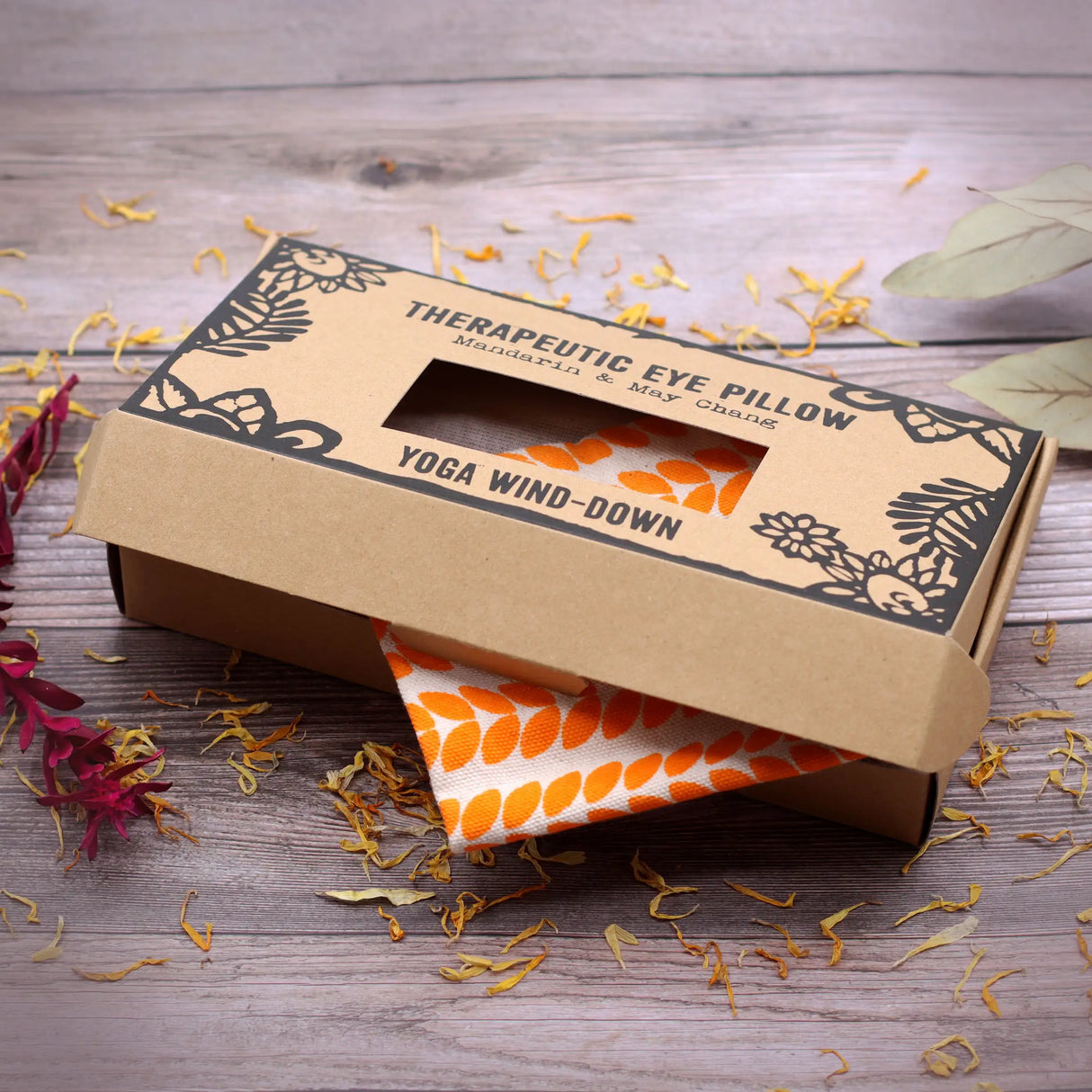 Agnes + Cat Eye Pillow - Yoga wind-down