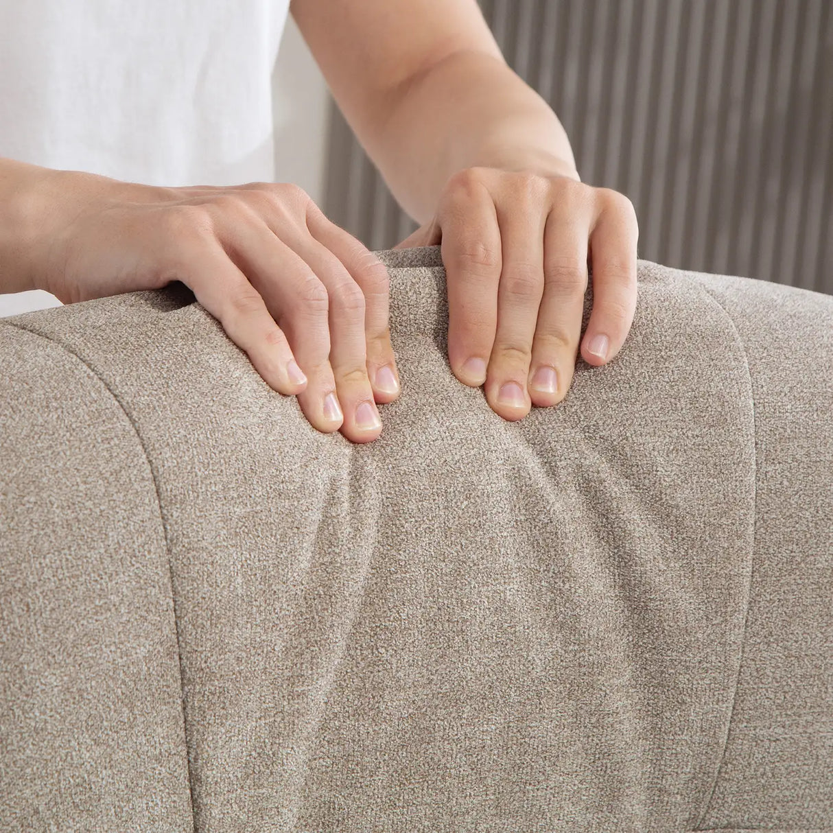 HOMCOM Swivel Recliner Chair with Footstool, Velvet Recliner Armchair with Ottoman, Steel Base, Upholstered Reclining Chair for Living Room, Bedroom, Office, Beige