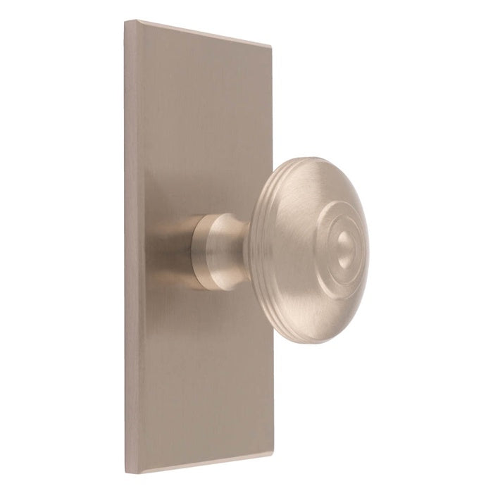 32MM ANDERSON KNOB ON SQUARE BACKPLATE - SATIN NICKEL - SET