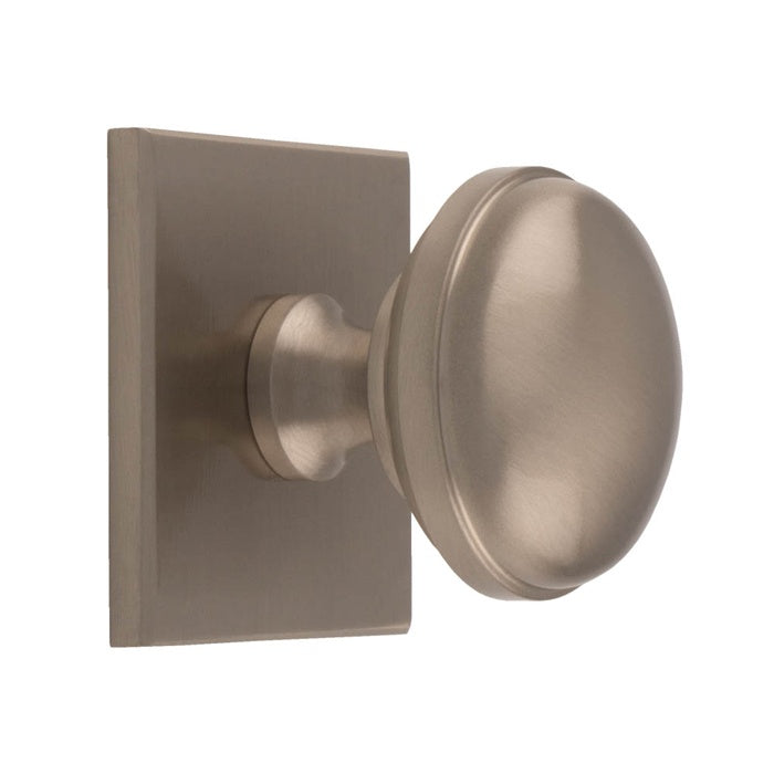 WARWICK KNOB ON SQUARE BACKPLATE - SATIN NICKEL - SET