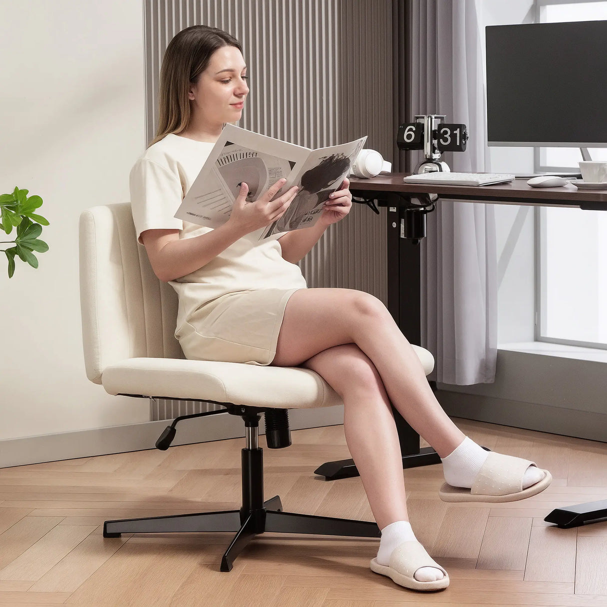 HOMCOM Armless Office Chair No Wheels, Linen Fabric Criss Cross Legged Desk Chair with Wide Seat, Thick Padding, Tilt Function, Height Adjustable Swivel Computer Seat for Home, Cream