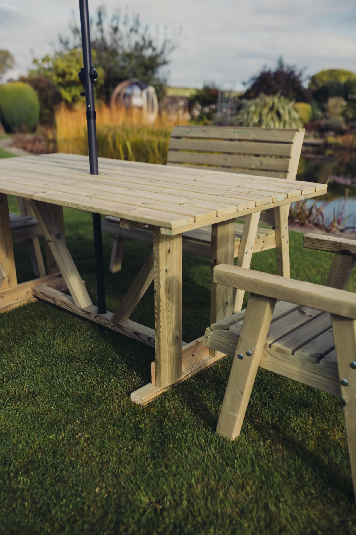 CLOVER TABLE SET - 2XC 2X2B SITS 6