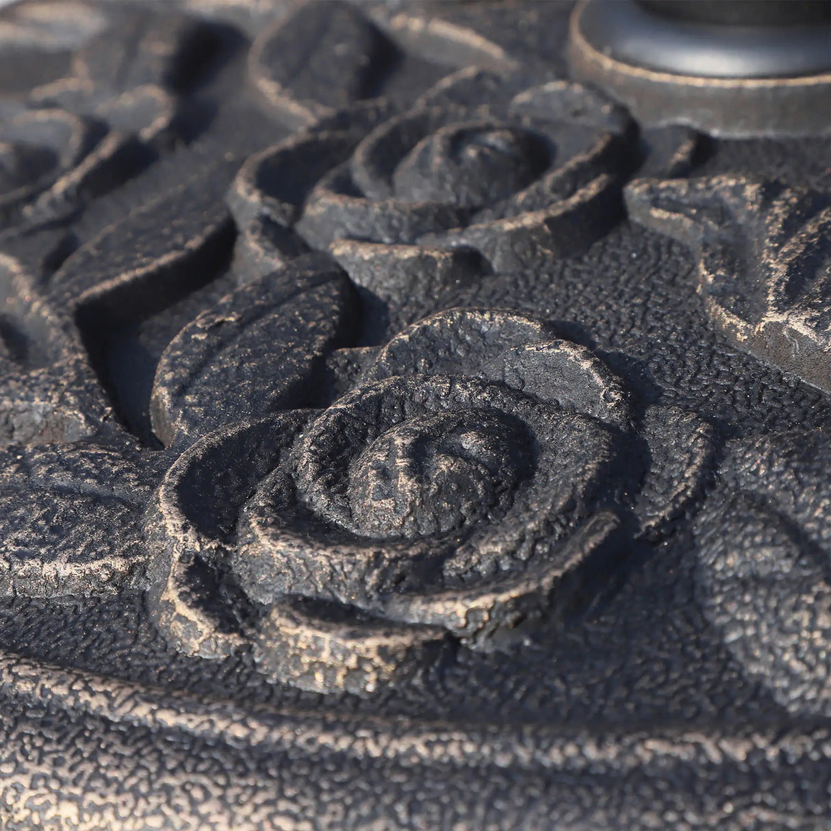 Outsunny 9kg Garden Parasol Base, Round Resin Cast Iron Effect Sun Umbrella Base, Outdoor Umbrella Stand for 38mm or 48mm Outdoor Umbrella Poles, Bronze Tone