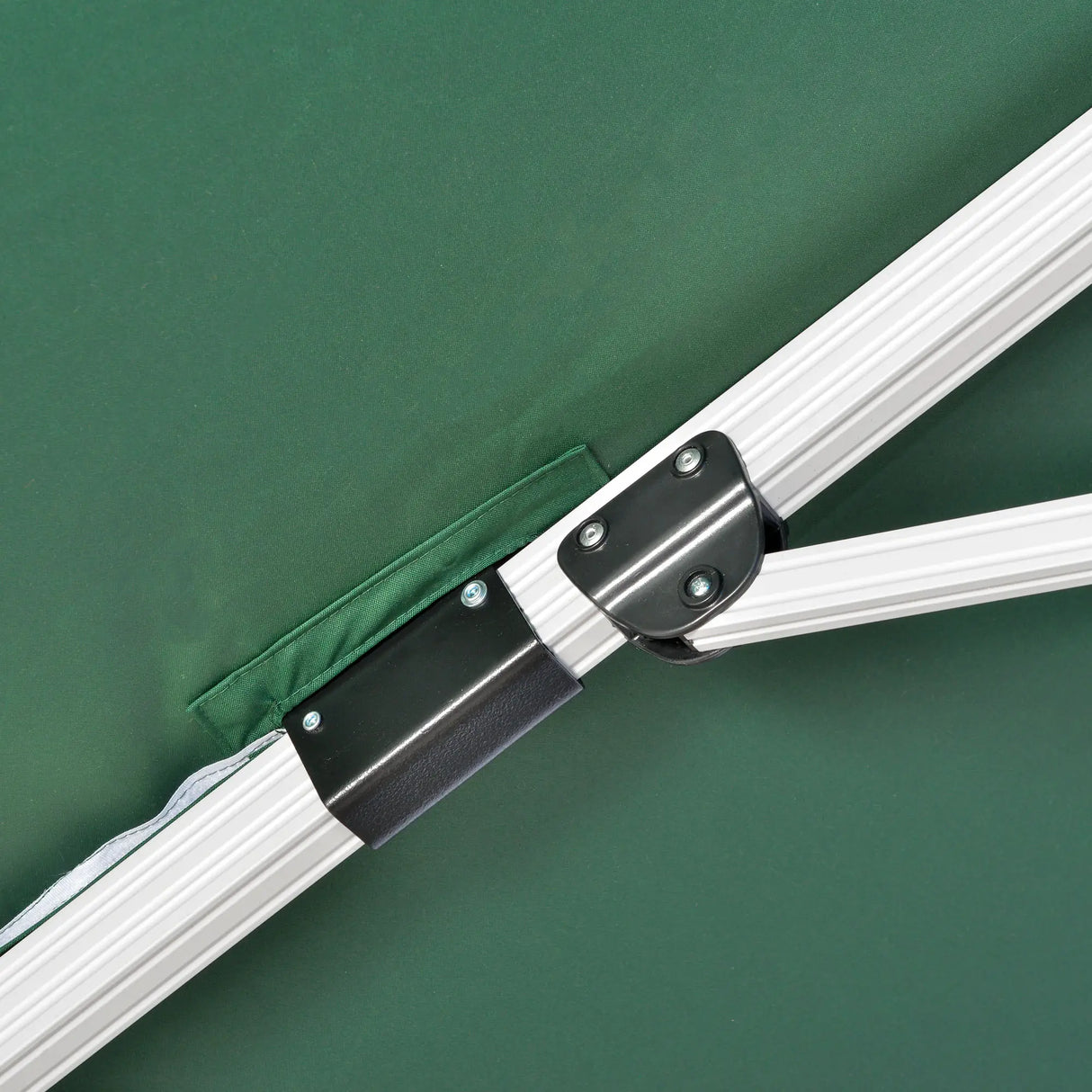 Outsunny 3 x 3(m) Cantilever Roma Parasol, Square Garden Umbrella with Cross Base, Crank Handle, Tilt, 360 Rotation and Aluminium Frame, Green