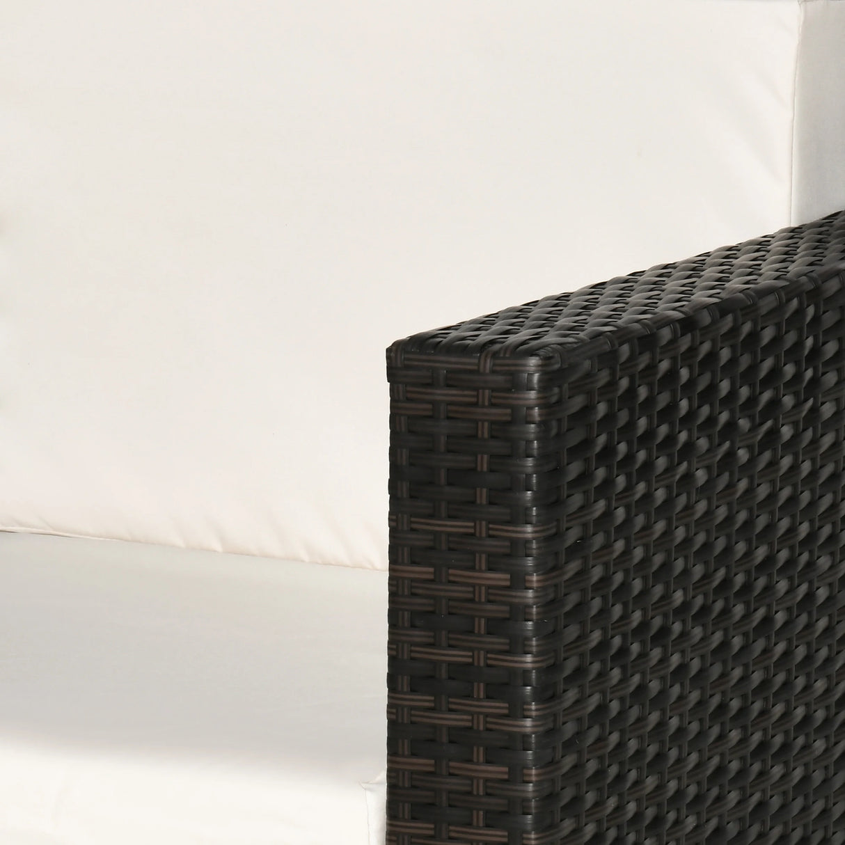 Outsunny Single Seater Rattan Chair, PE Wicker Garden Armchair with 10 cm Thickened Cushion, All-Weather Rattan Garden Chair with Armrests, Brown