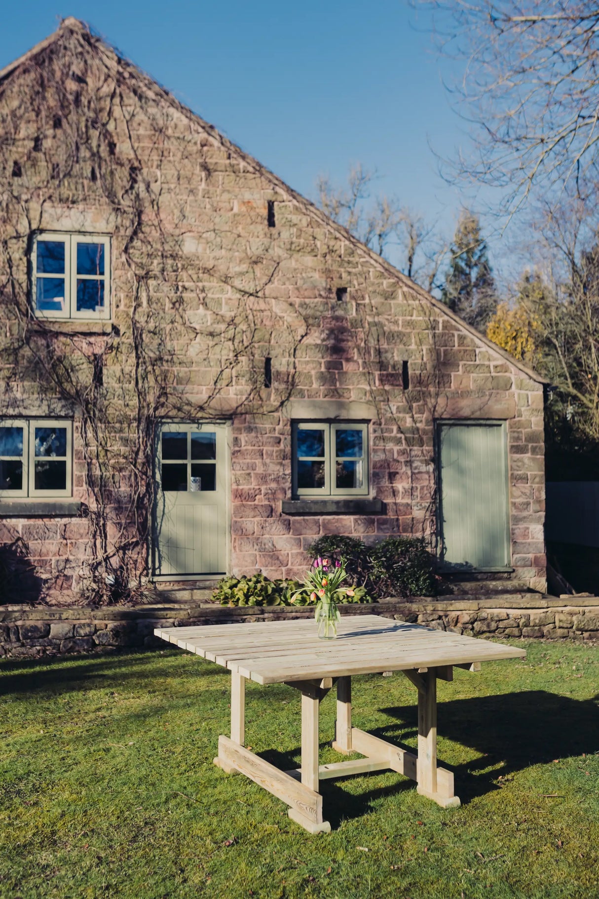 ERGO 8 SEATER SQUARE TABLE 149X149