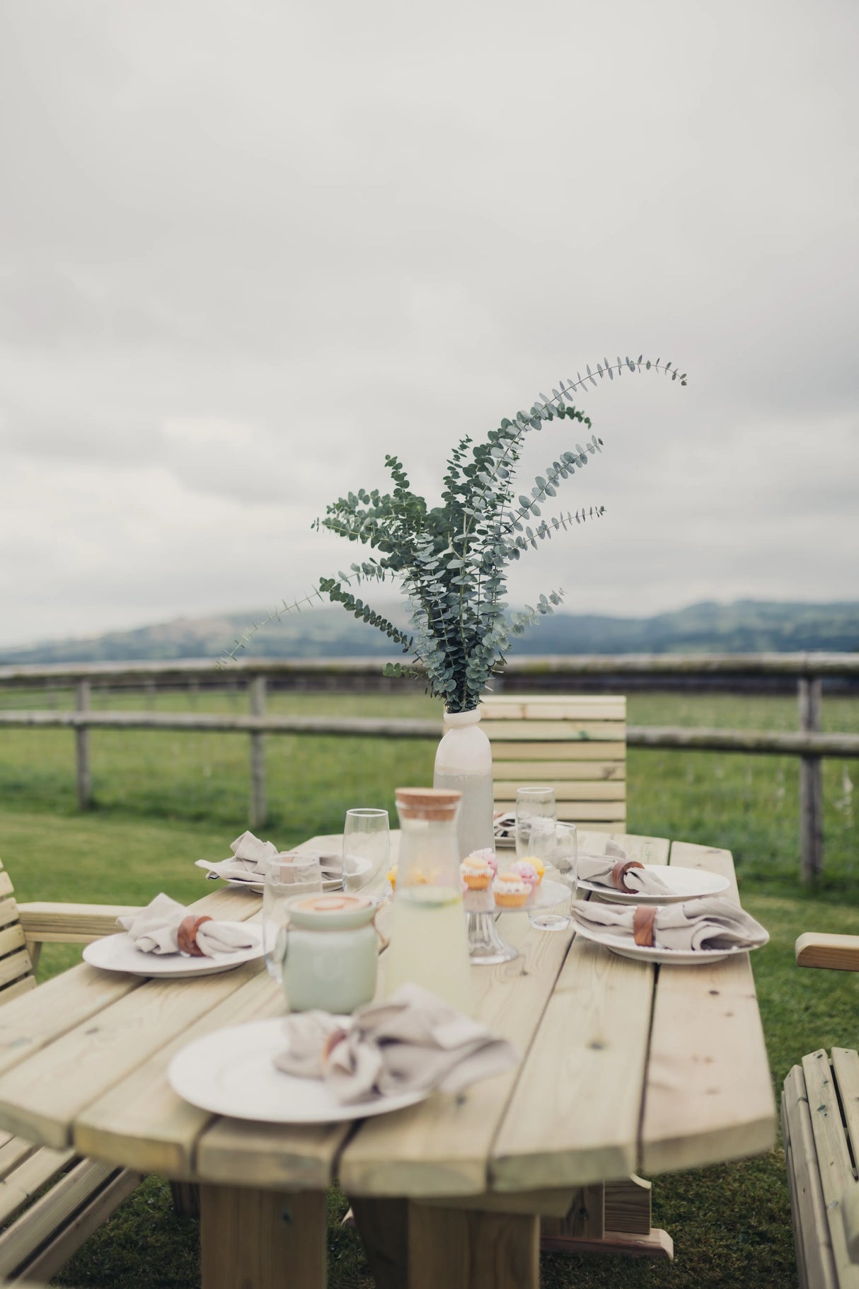 ERGO 6 SEAT TABLE SET 2XC 2XB