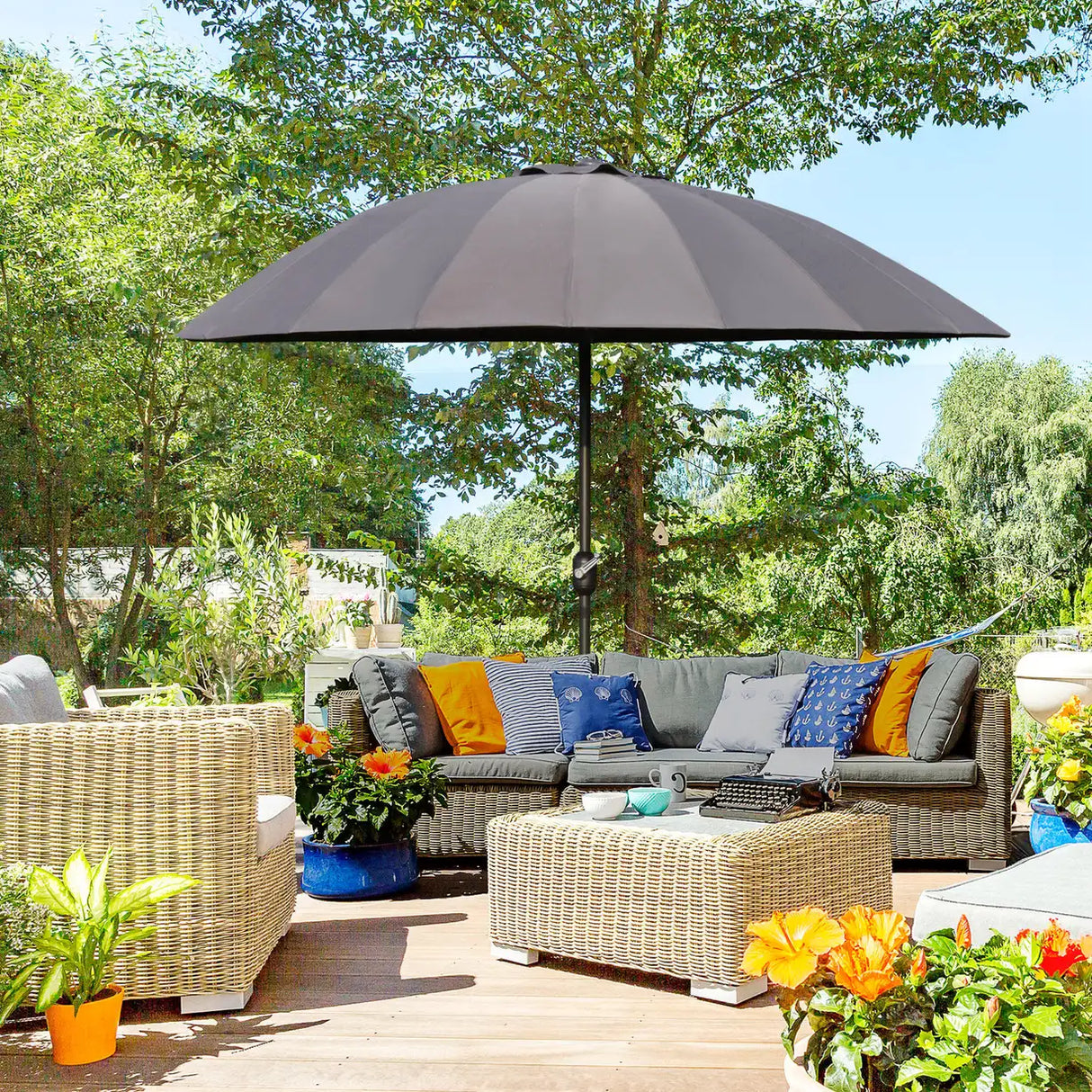 Outsunny 2.5m Shanghai Garden Parasol Umbrella with Crank & Tilt, Adjustable Outdoor Sun Shade, Grey