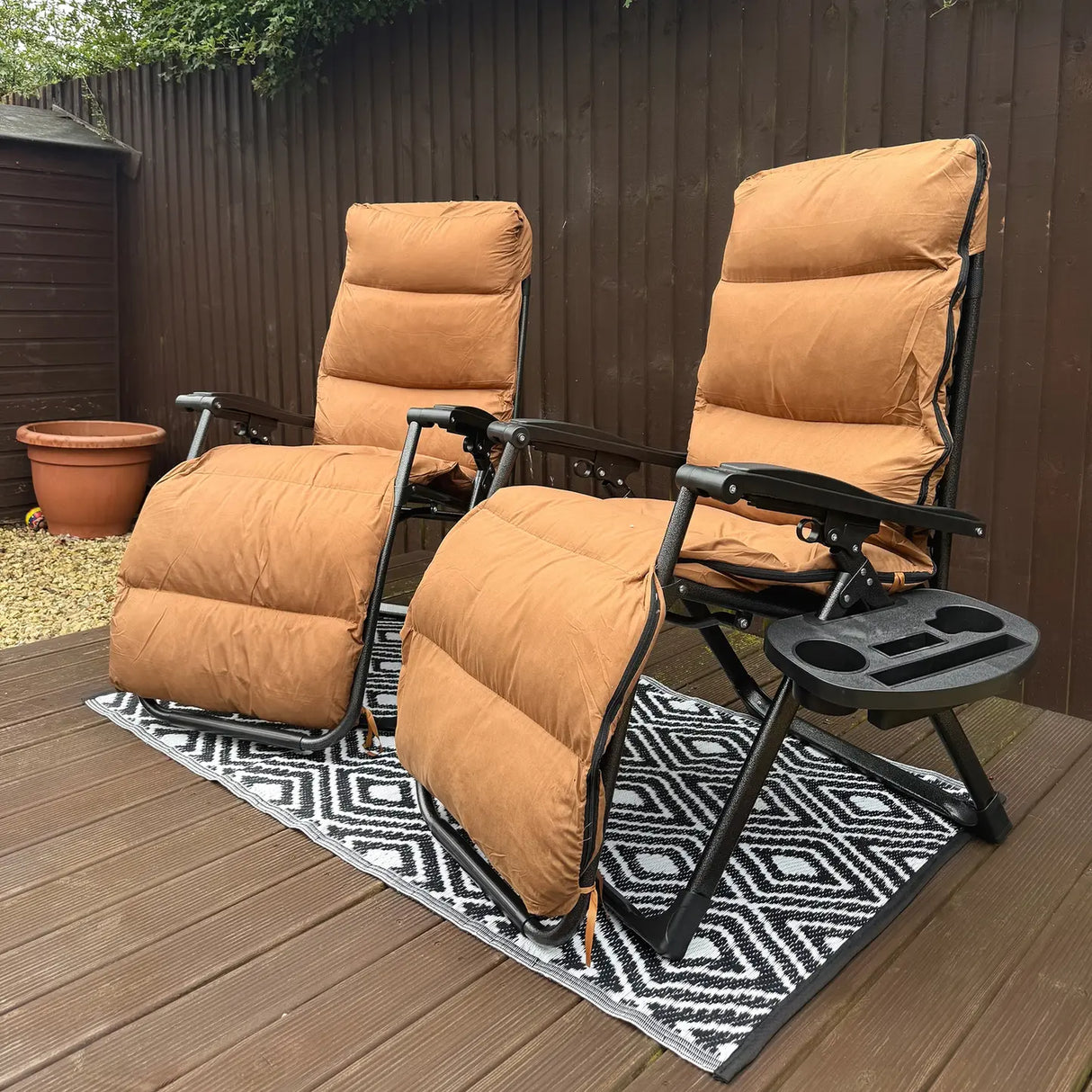 Outsunny Set of Two Reclining Sun Loungers, with Cushion - Brown