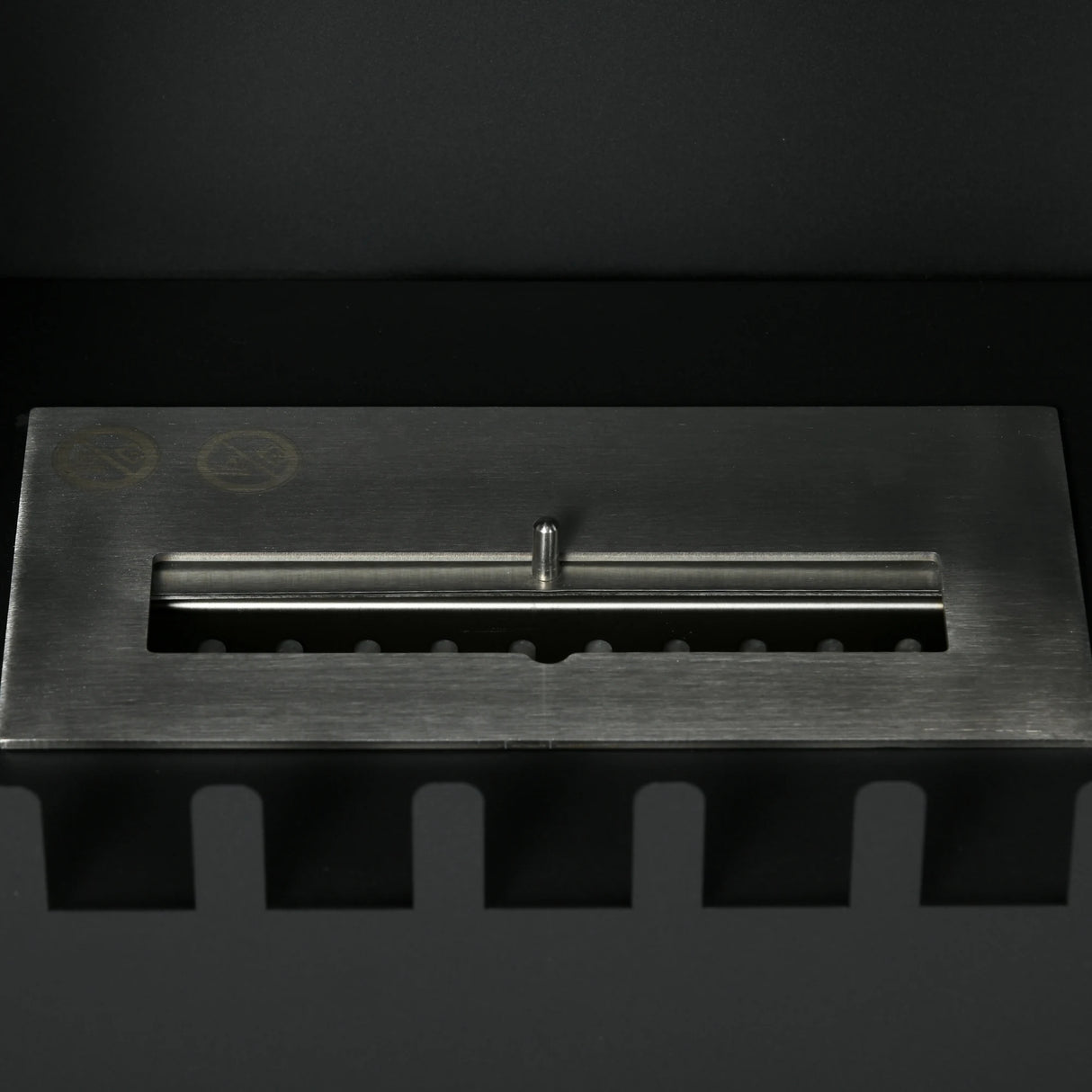 HOMCOM Freestanding Ethanol Fireplace Stove, Bioethanol Fire with Stainless Steel Flame Snuffer, 0.9L Tank, 3 Hours Burning Time for Indoor, Black