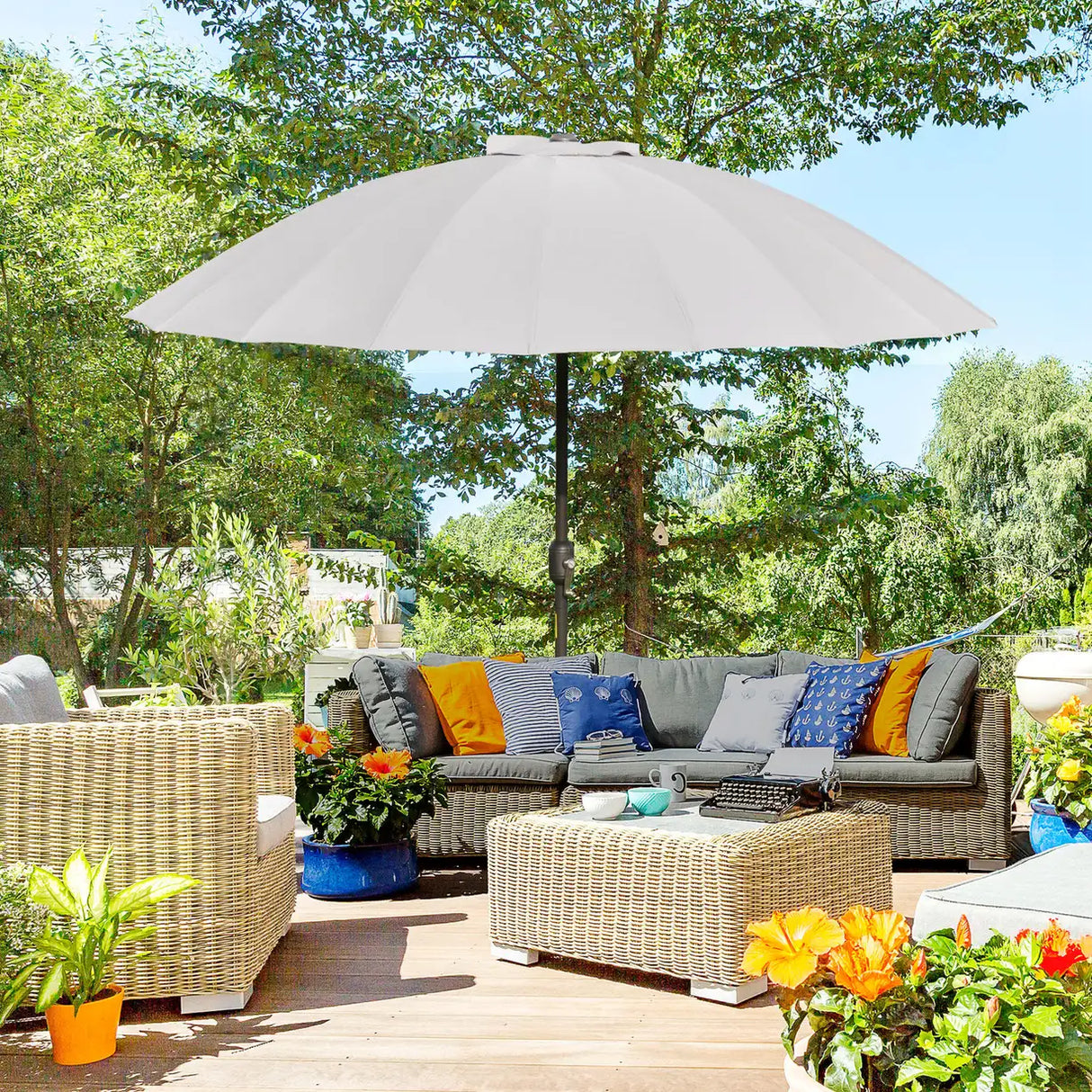 Outsunny 2.5m Tilting Parasol, with Pleated Canopy - Light Grey