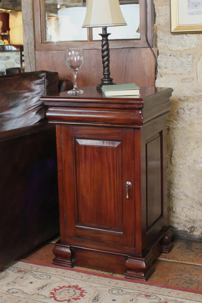 La Roque Lamp Table / Pot Cupboard