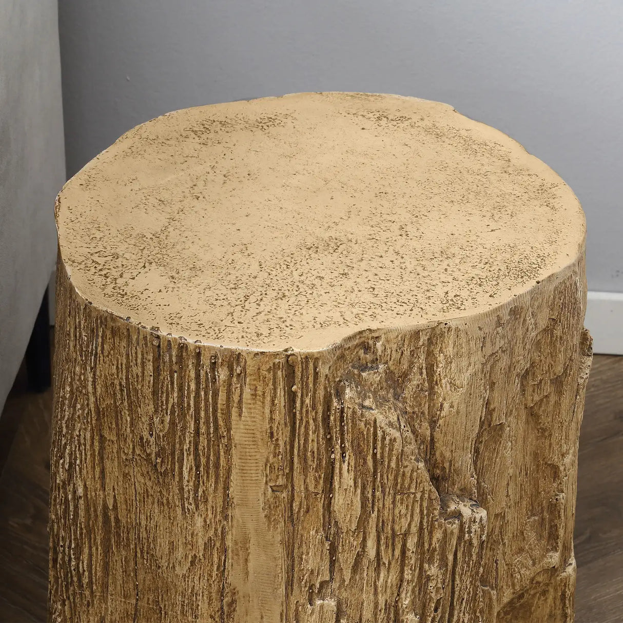HOMCOM Tree Stump End Table, Round Concrete Side Table for Indoor and Outdoor Use, Natural Wood Effect