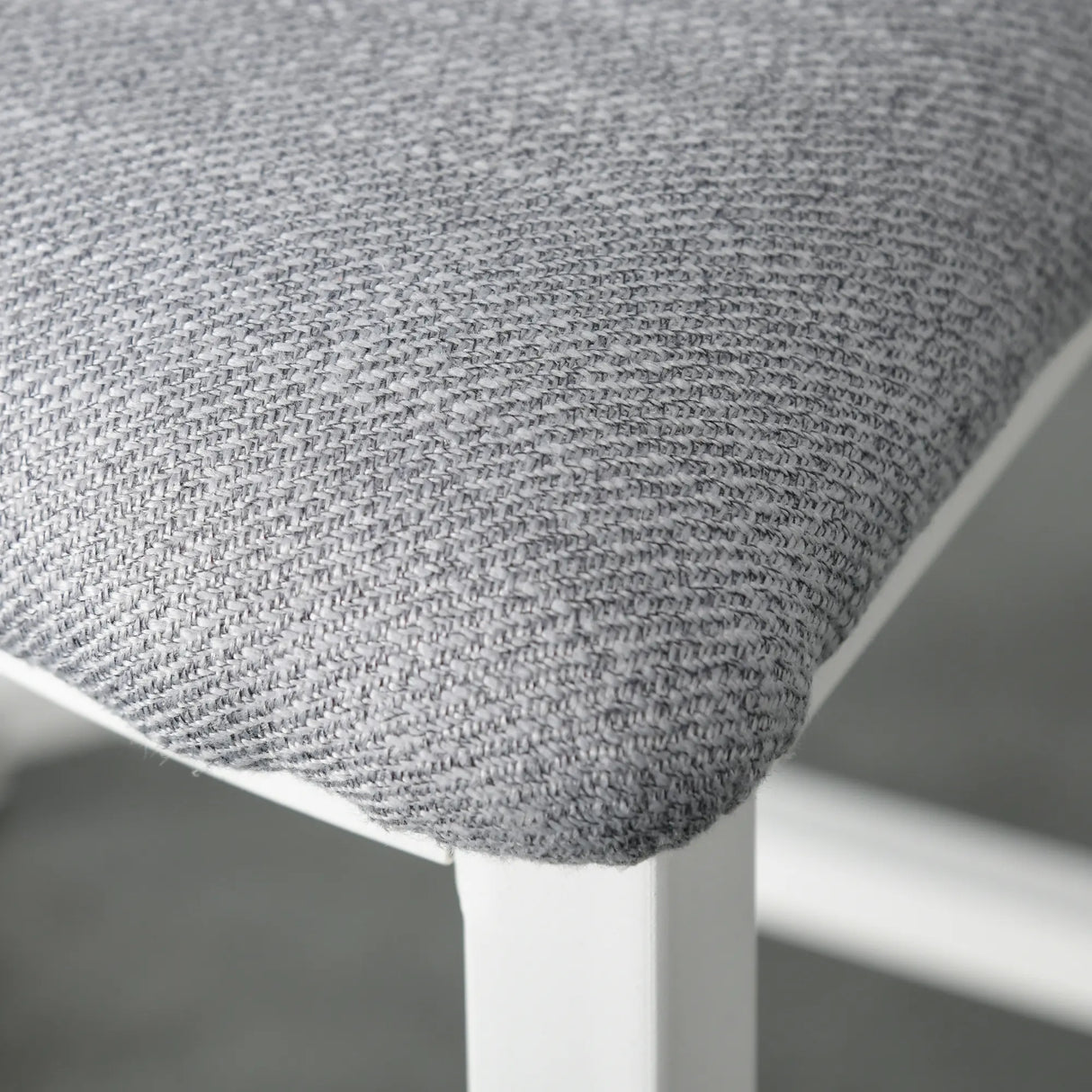 HOMCOM Modern Round Dining Table Set with 4 Upholstered Stools for Dining Room, Kitchen, Grey