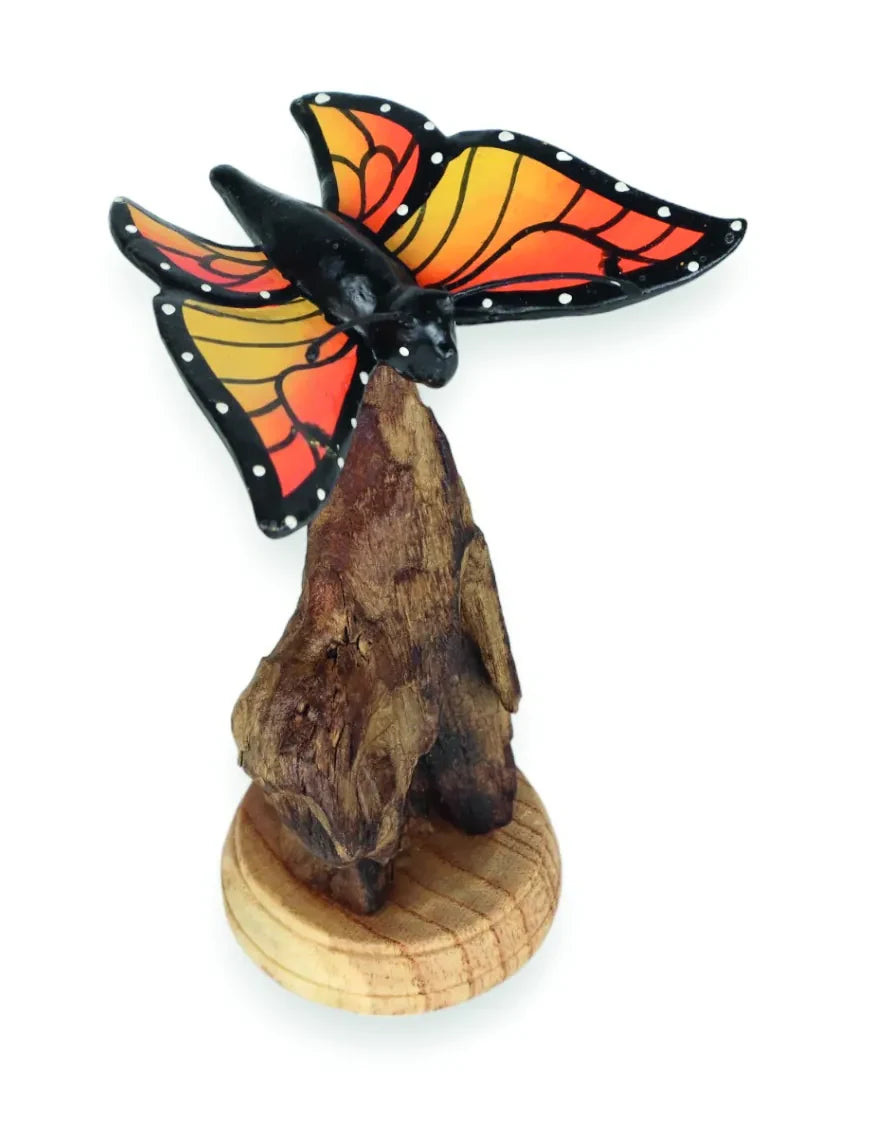 SINGLE MONARCH BUTTERFLY ON DRIFTWOOD 12cm H