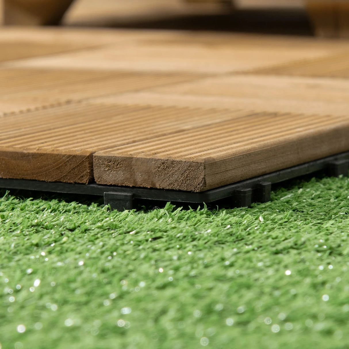 Outsunny 27 Pcs Wooden Interlocking Decking Tiles, Outdoor Flooring Tiles for Patio, Balcony, Terrace, Hot Tub, 30 x 30 cm per Piece, 2.5 per Pack, Brown