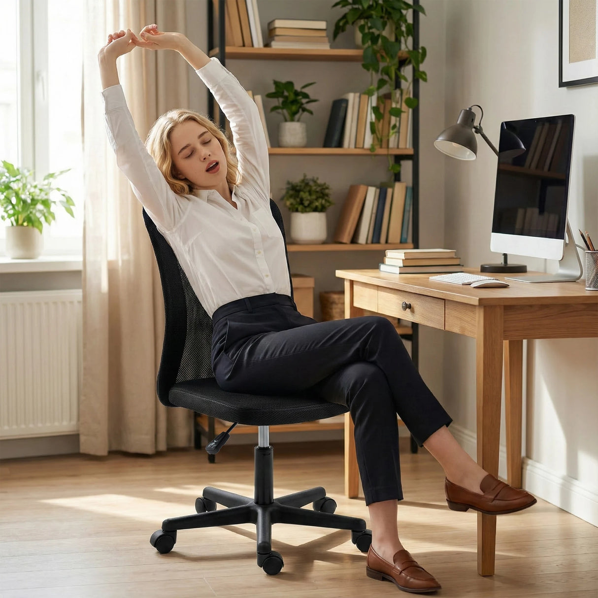 Vinsetto Computer Desk Chair, Armless Mesh Office Chair with Adjustable Height and Rolling Wheels, Black