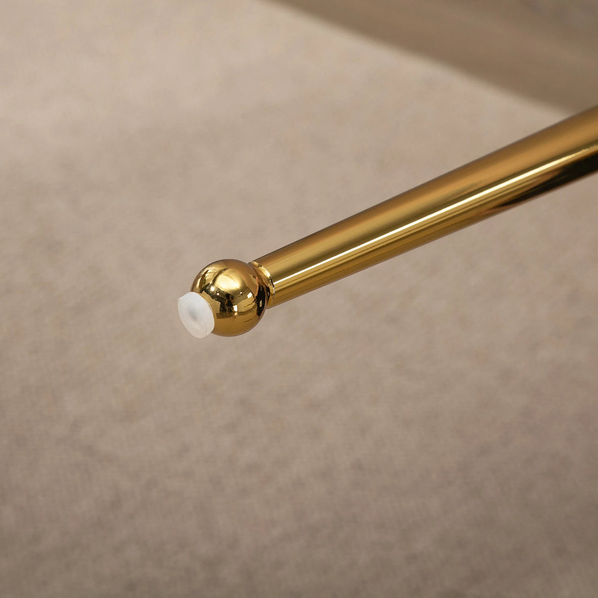 HOMCOM Velvet-Feel Shell Accent Chair - Pink