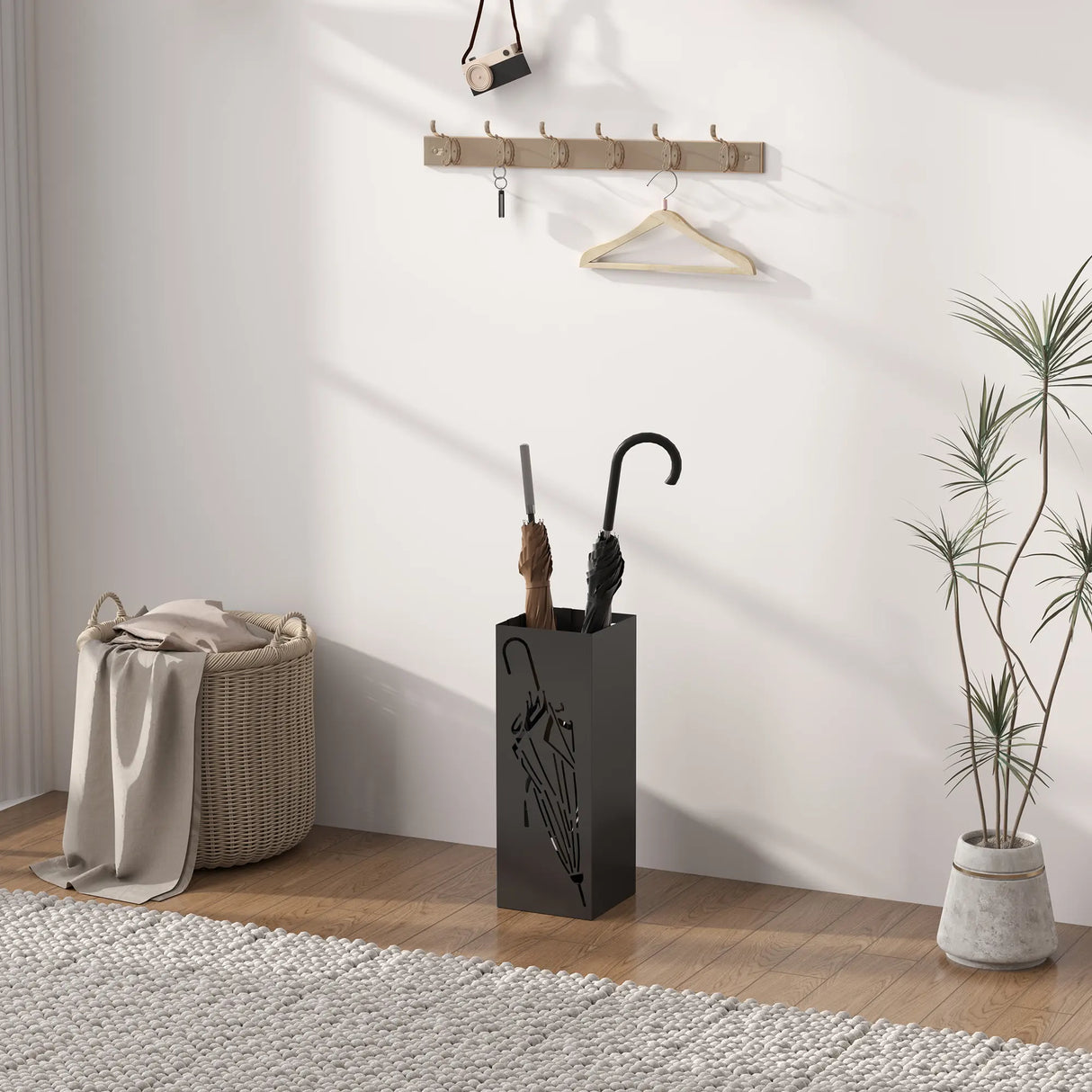 HOMCOM Metal Umbrella Stand, Square Umbrella Holder with 4 Hooks and Removable Drip Tray, Decorative Umbrella Storage Rack for Entryway, Hallway, 15.5 x 15.5 x 41 cm, Black