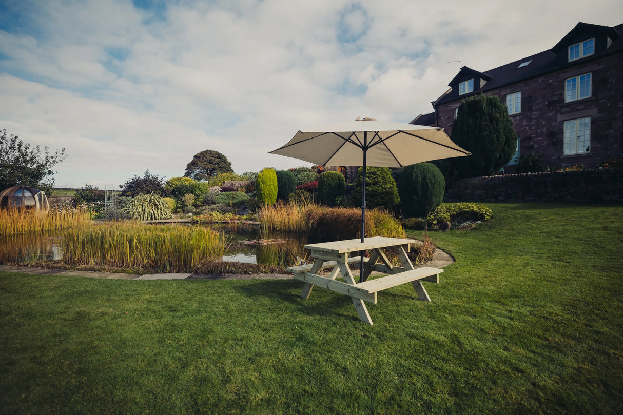 TRADITIONAL PICNIC TABLE 1395MM LONG