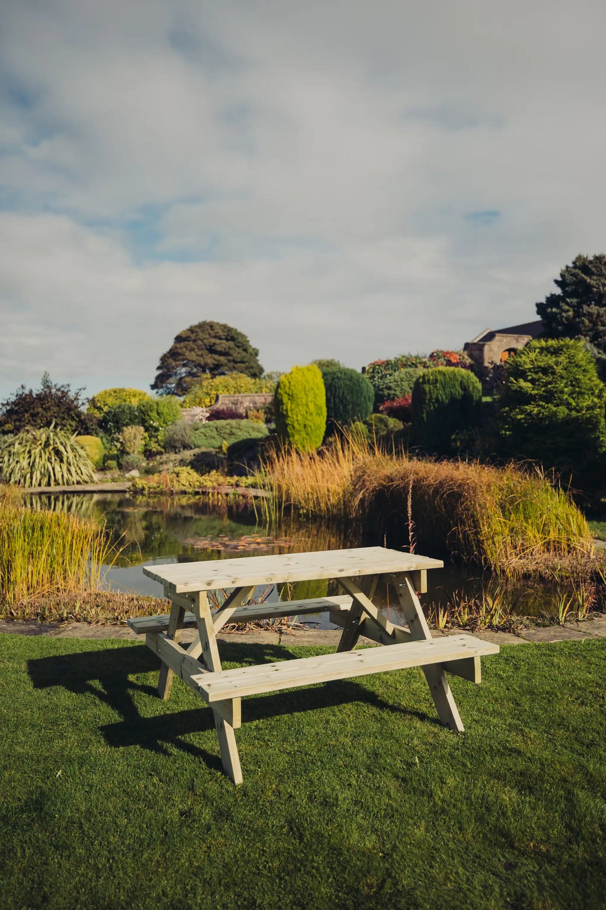 TRADITIONAL PICNIC TABLE 1395MM LONG