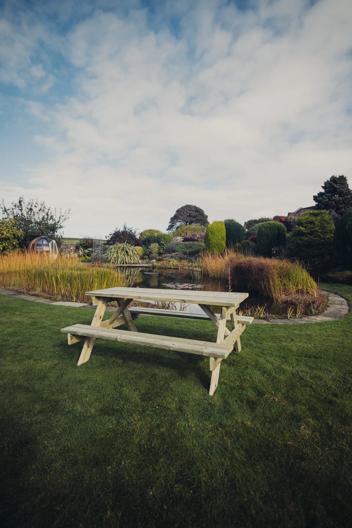 TRADITIONAL PICNIC TABLE 1795 MM LONG