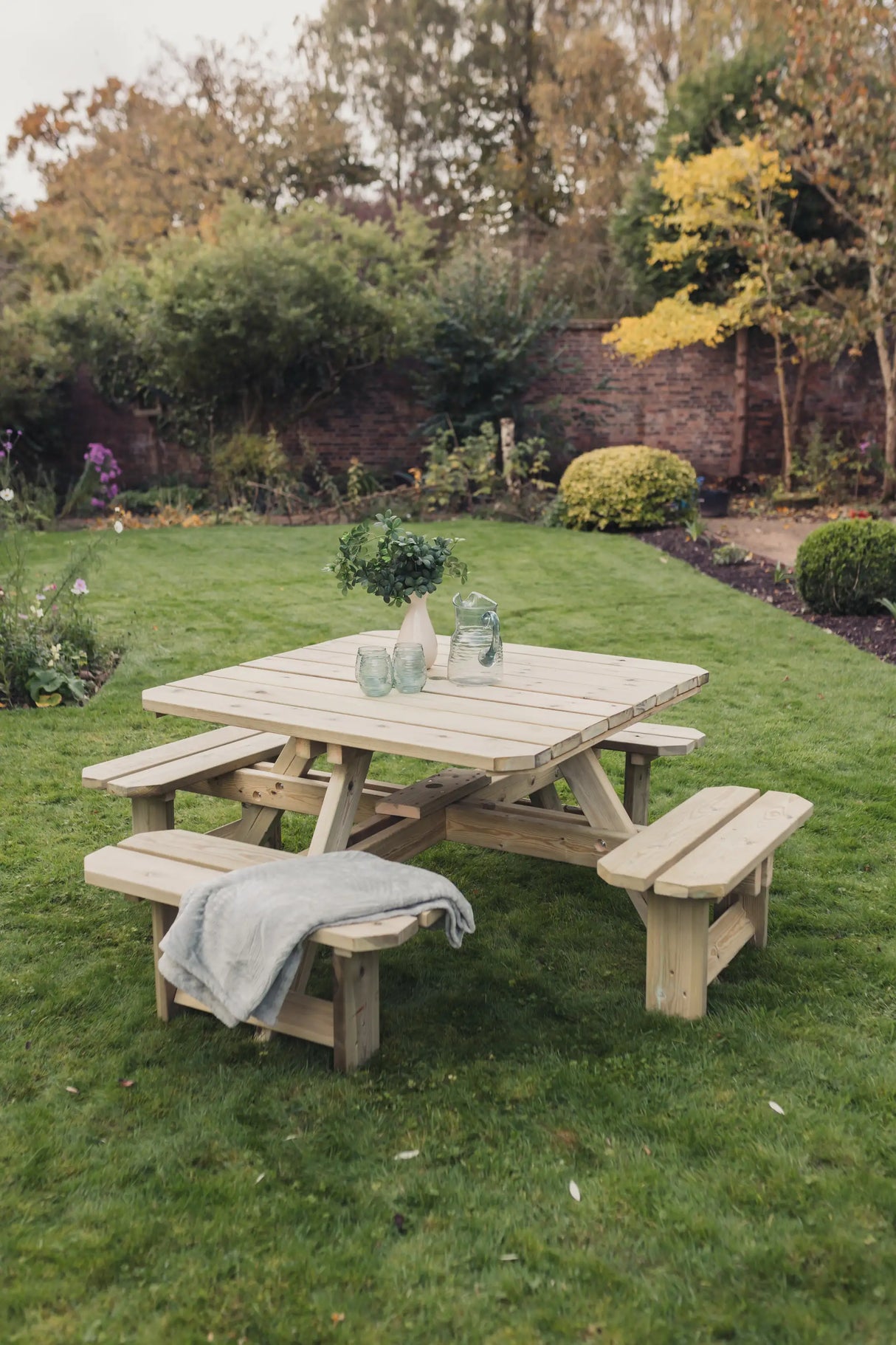 WESTWOOD SQUARE 8 SEAT PICNIC TABLE