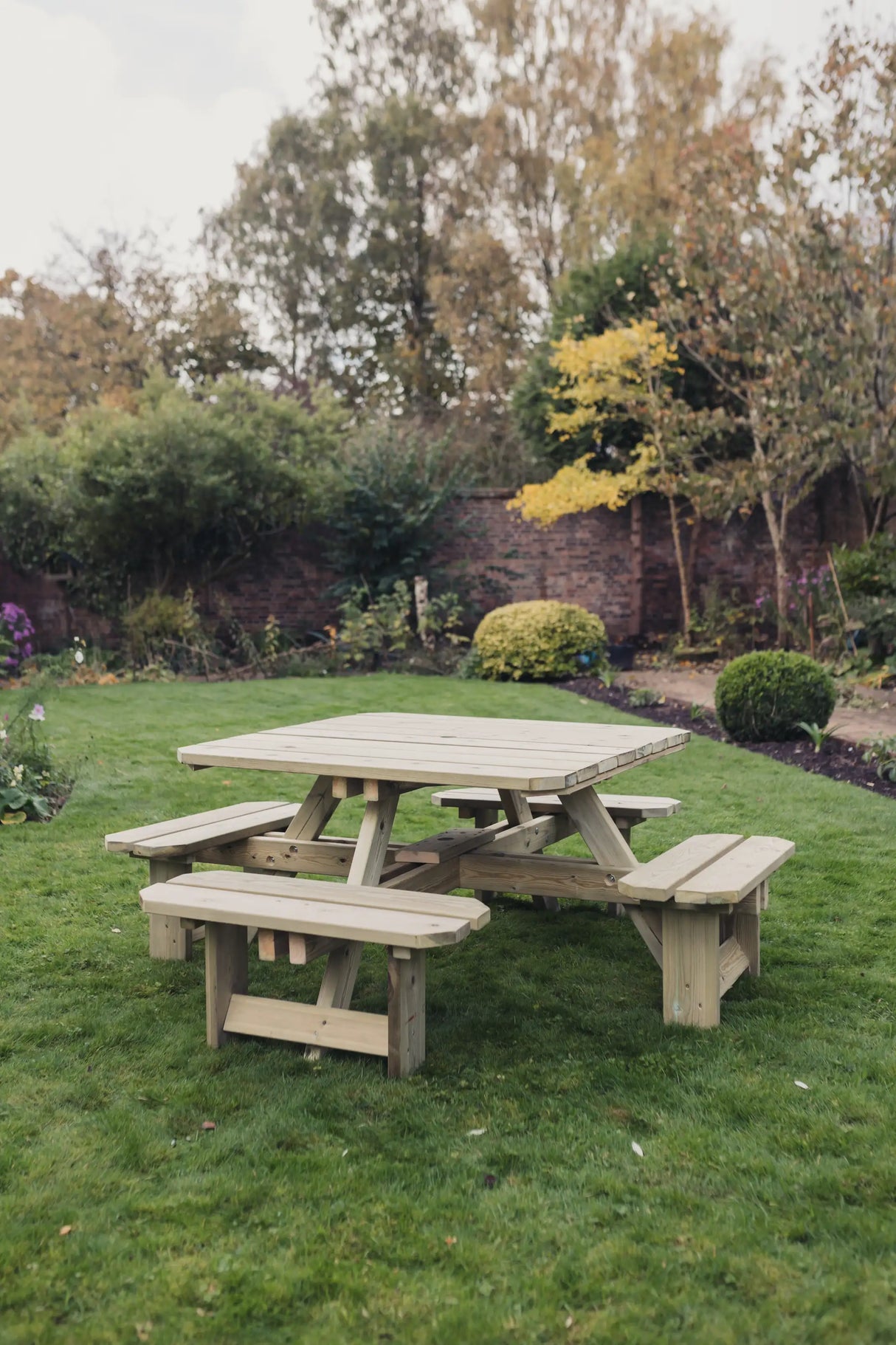 WESTWOOD SQUARE 8 SEAT PICNIC TABLE