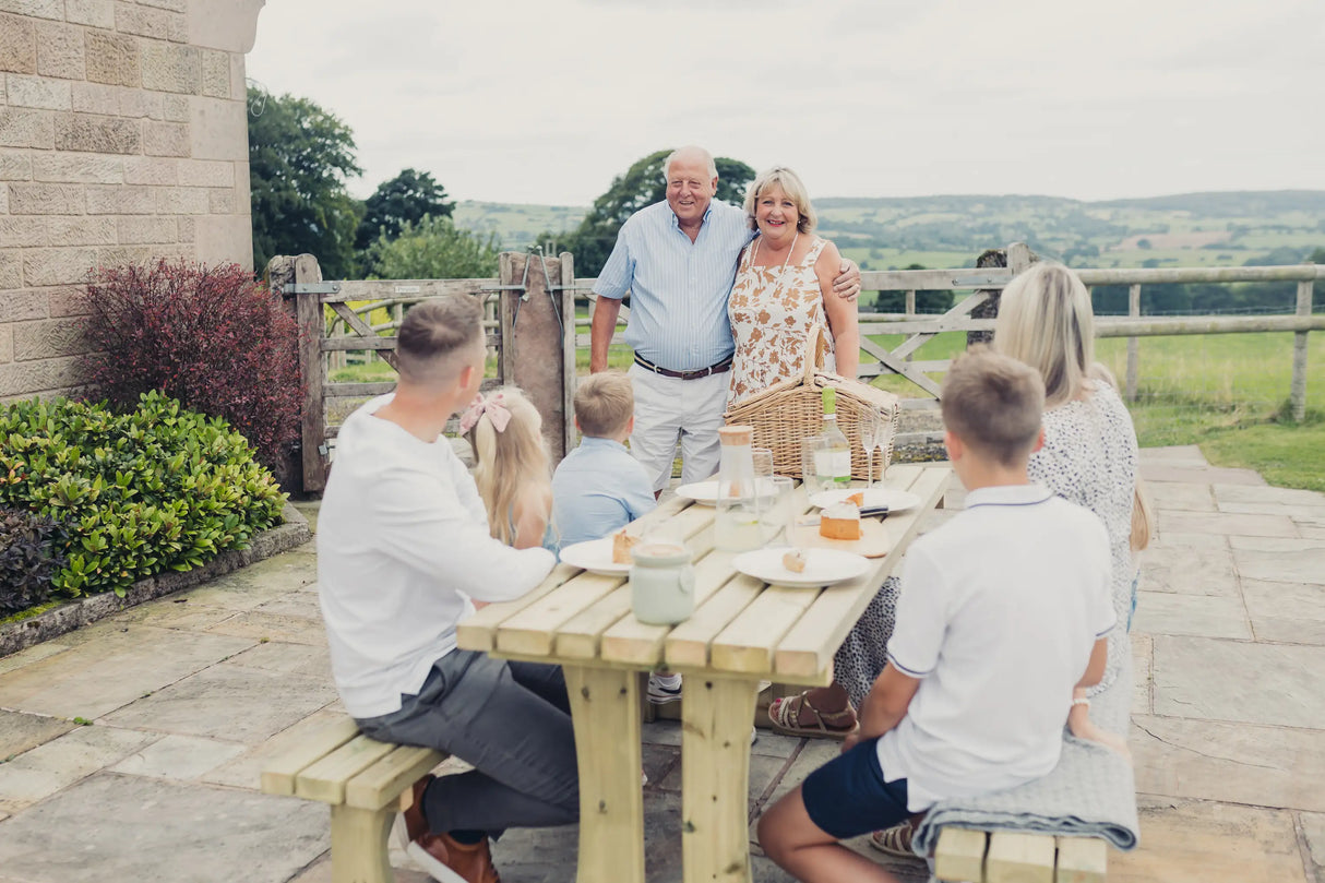 LUNAR PICNIC TABLE 1500
