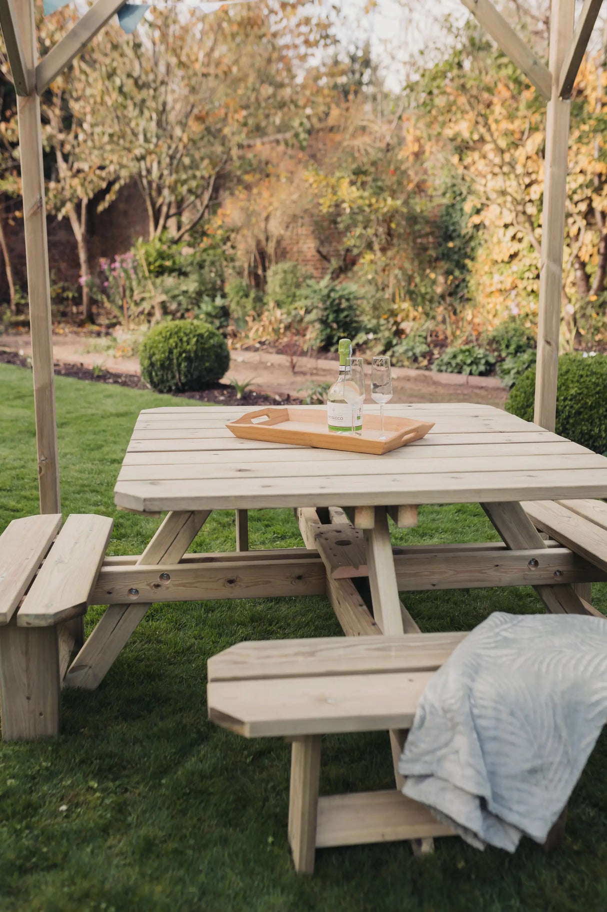 WESTWOOD SQUARE 8 SEAT PICNIC TABLE