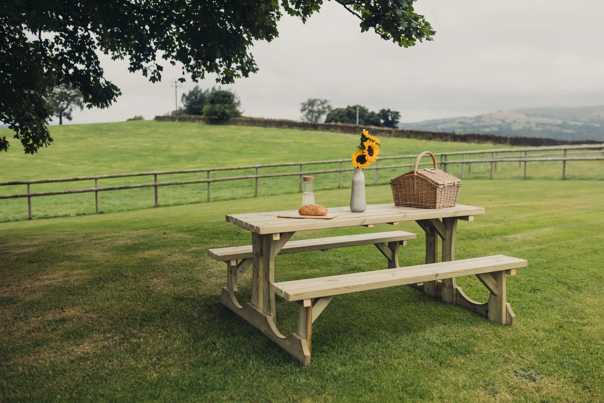 LUNAR PICNIC TABLE 1500