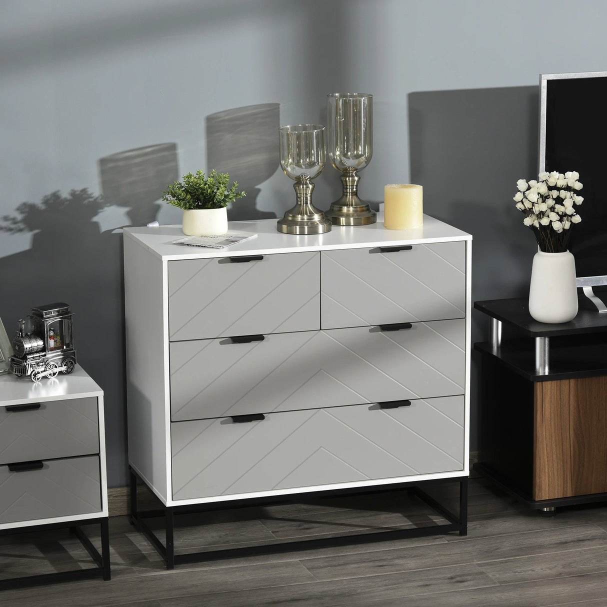 HOMCOM Chest of Drawers with Metal Handles Freestanding Dresser for Bedroom, Living Room