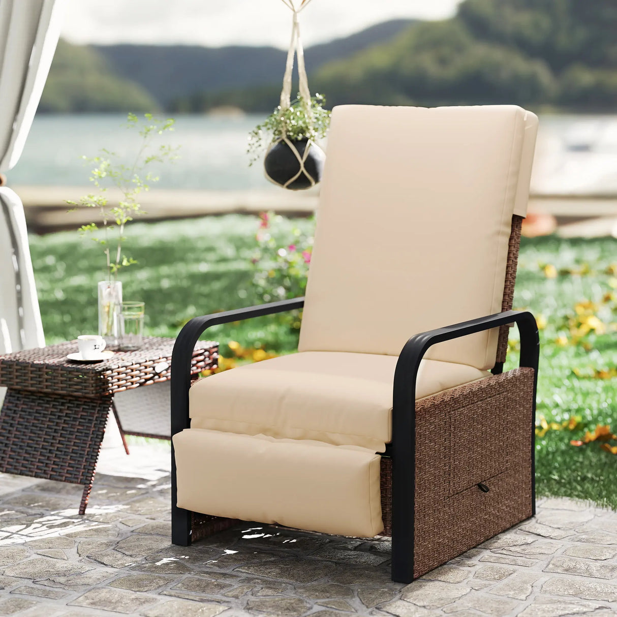 Outsunny 140 Reclining Rattan Armchair - Brown/Khaki