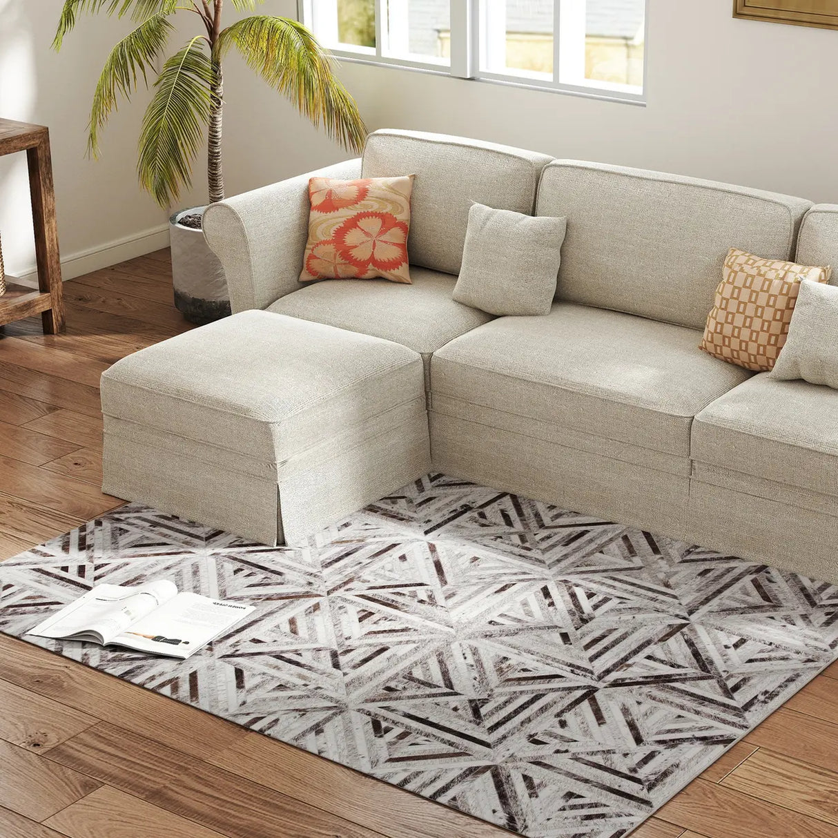 HOMCOM Modern Area Rug, Triangle Pattern Non-Slip Washable Rug, Chenille Floor Carpet for Living Room, Bedroom, Dining Room, Home Office, 170 x 120 cm, Brown